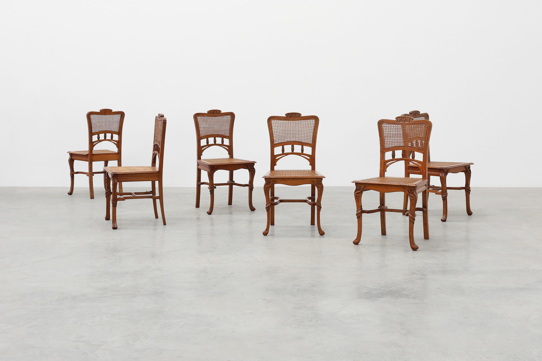 Set of 6 art nouveau dinner chairs in the manner of Victor Horta, Belgium ca. 1910thumbnail